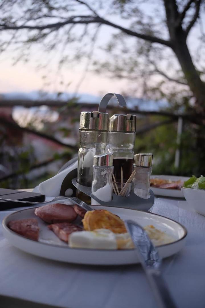 Roleo Guest House Lini 외부 사진