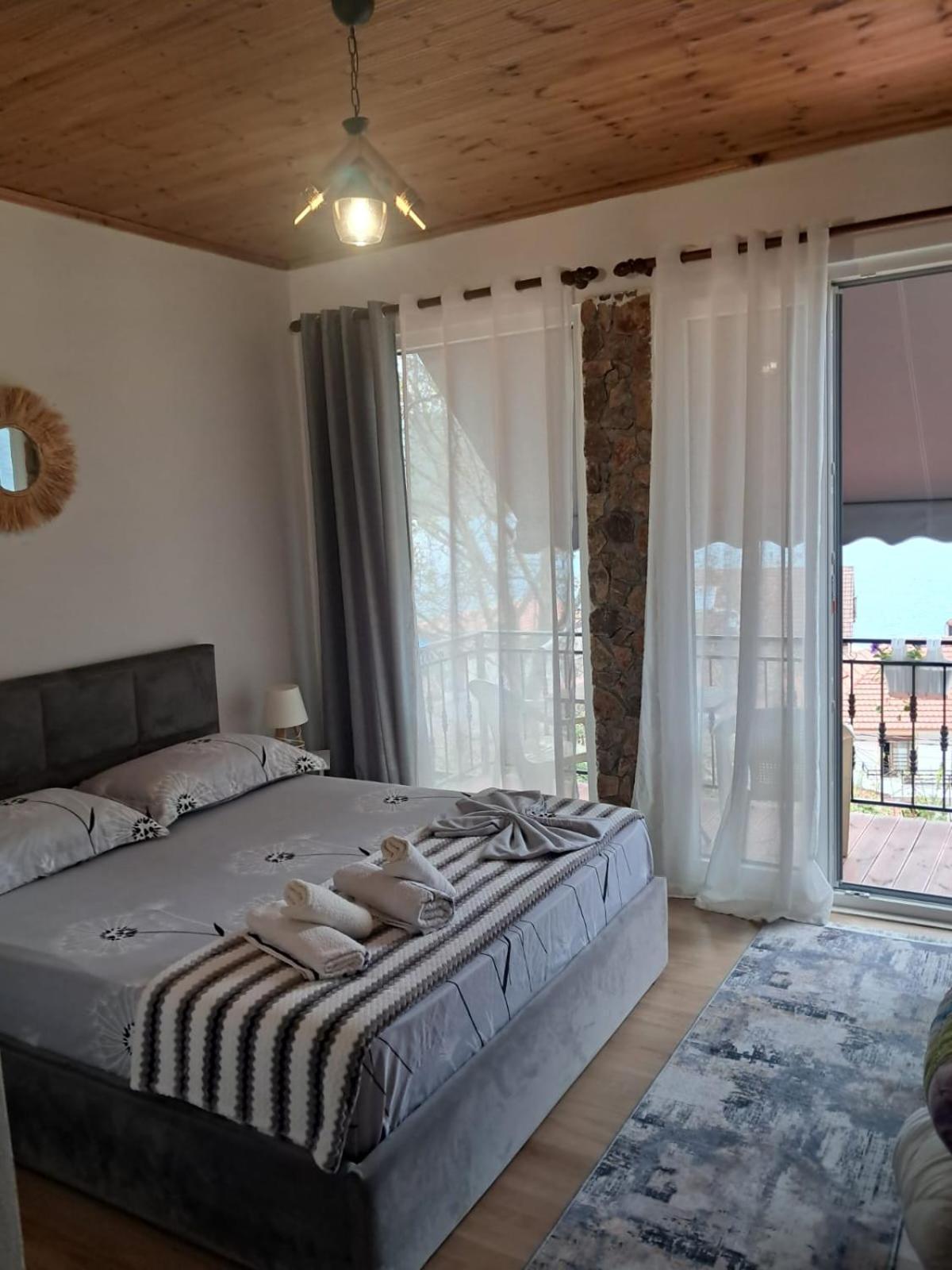 Roleo Guest House Lini 외부 사진